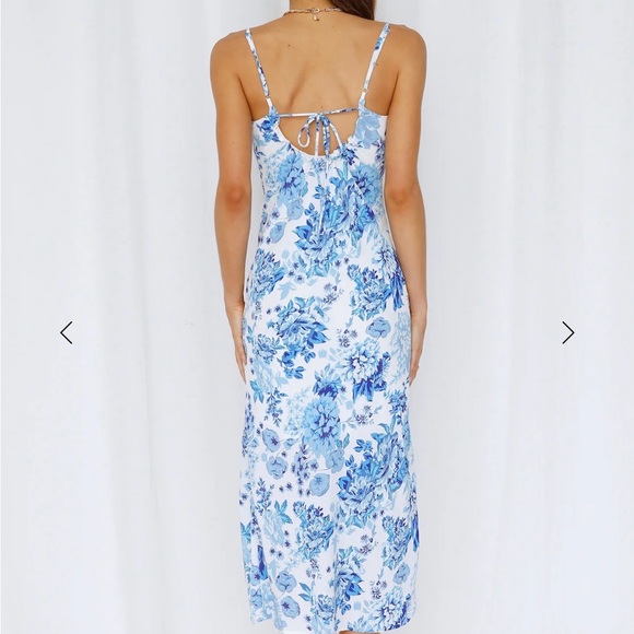 Hello Molly Blue and White Floral Midi Dress - Picture 2 of 4